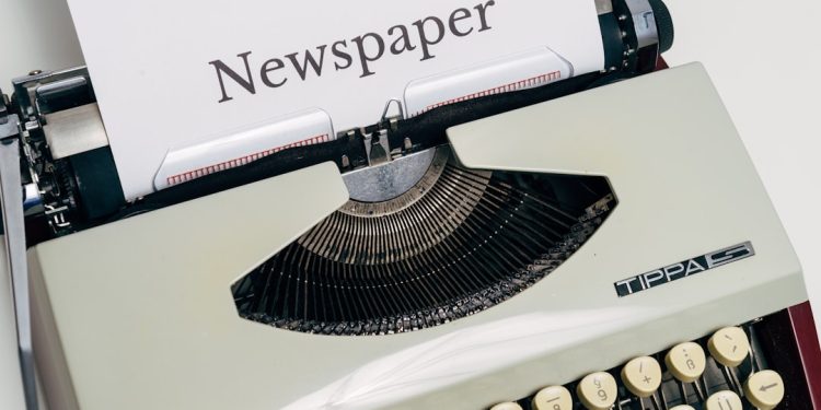 Photo news aggregator